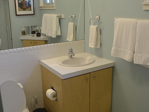 3rd image of 300 Crockett St APT 328