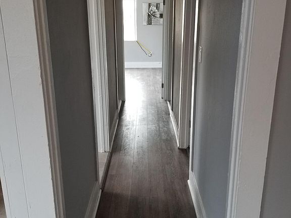 4th image of 706 1/2 W 43rd St