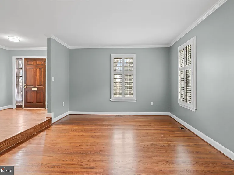 101 Roberts Ct — Photo 10