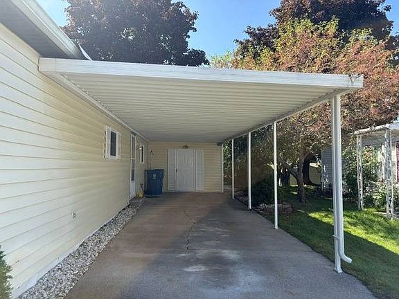 5th image of 2728 Chickadee St