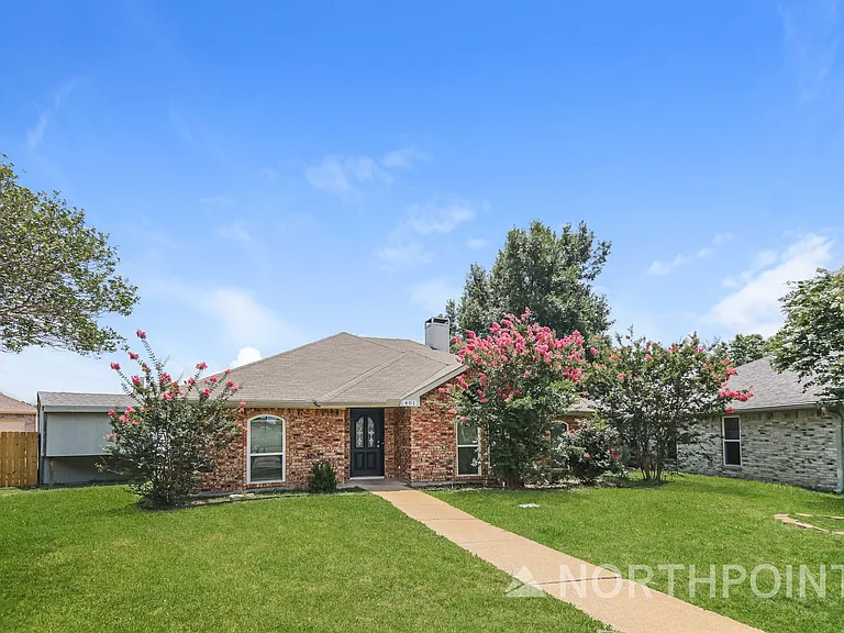 401 Kathy Ln — Photo 2