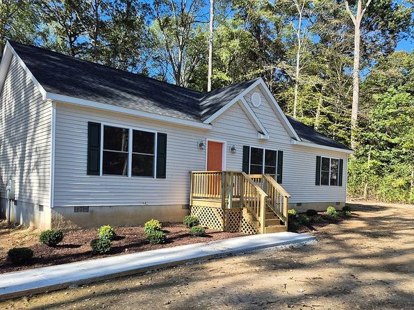 22 Breezy Hill Dr