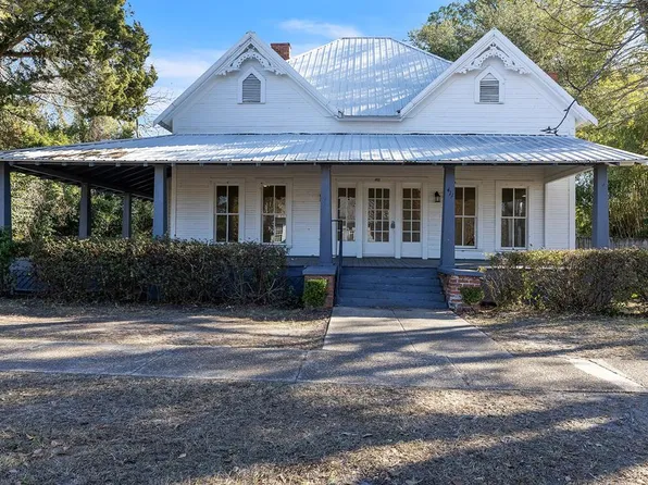 411 S Hutchinson Ave, Adel, GA 31620