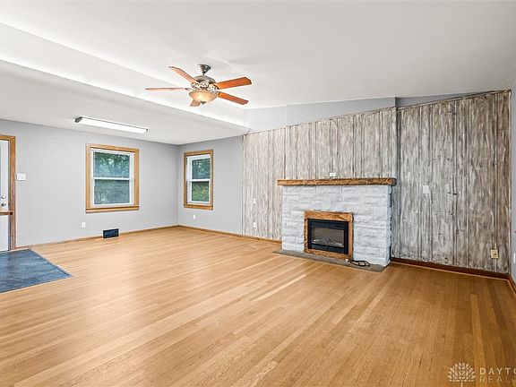 5th image of 1170 Meadow Dr