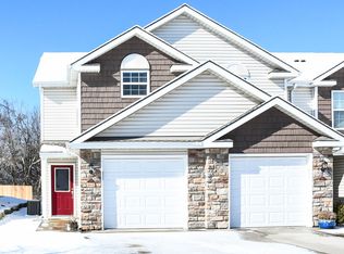 220 Pointe Ln, Raymore, MO 64083