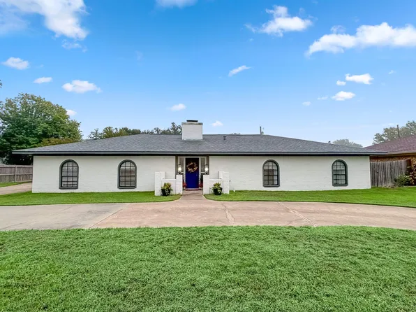 1103 S Evenside St, Henderson, TX 75654