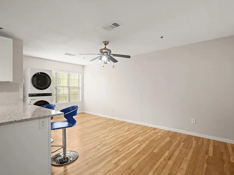 1013 W 23rd St #105 — Photo 6