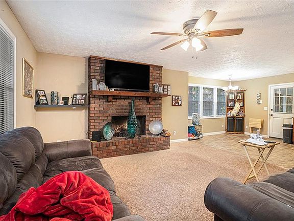 3rd image of 4611 Old Douglasville Rd