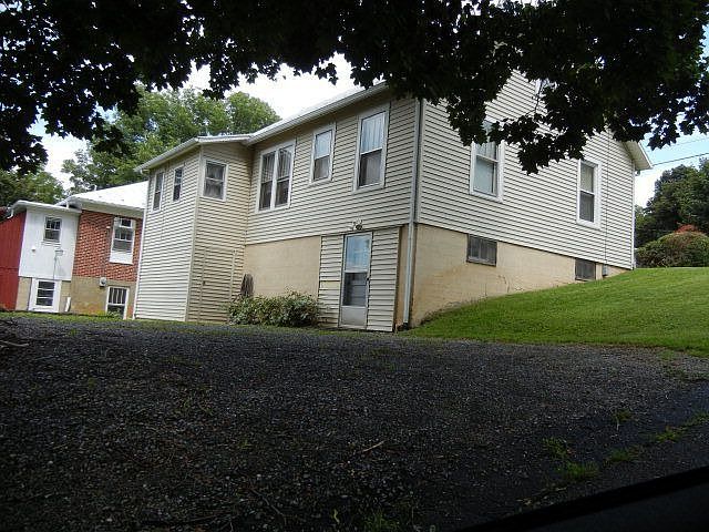 2nd image of 114 Austin Ave