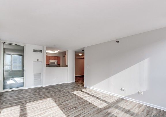 4th image of 345 N La Salle Dr APT 1808