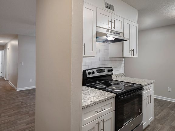 3rd image of 3232 Heritage Cir #3229-08