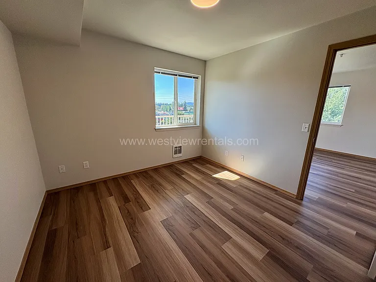 135-139 Prince Ave — Photo 357