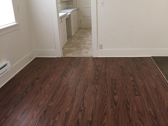 3rd image of 4907 S Park Ave