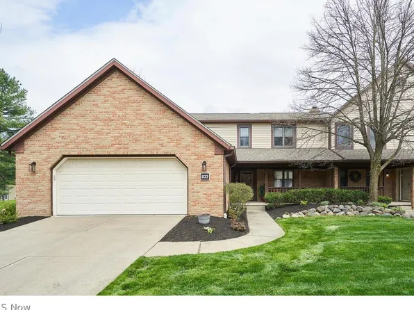 833 Cranberry Ln, Akron, OH 44313