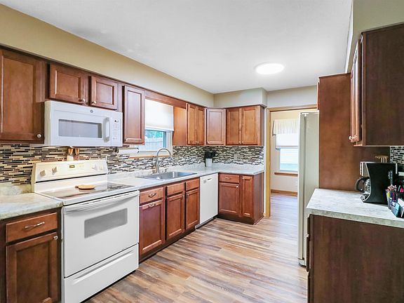 5th image of 3716 Rawlings Dr