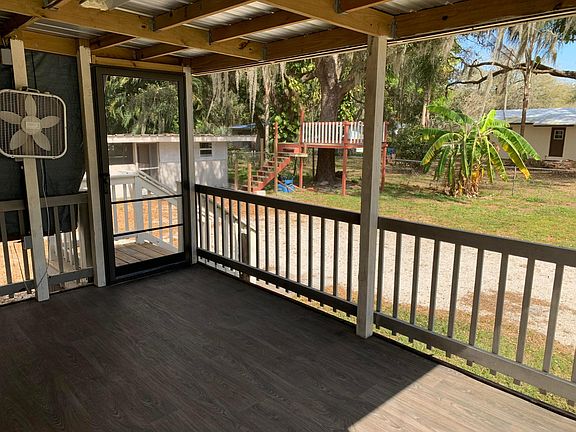 3rd image of 411 SE 12th Avenue
