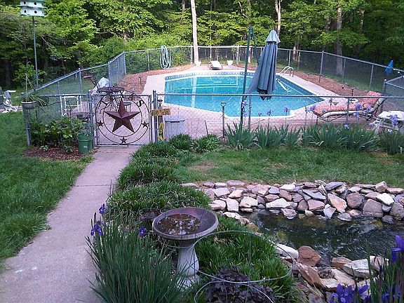 Large secluded back yard