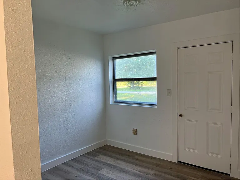 502 Independence St — Photo 8