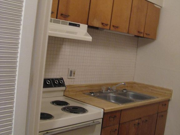 5th image of 3765 Delor St