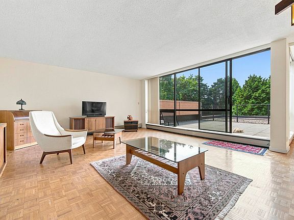 2nd image of 4900 Cartier St #509