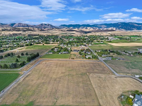 310 E 8900 S, Paradise, UT 84328