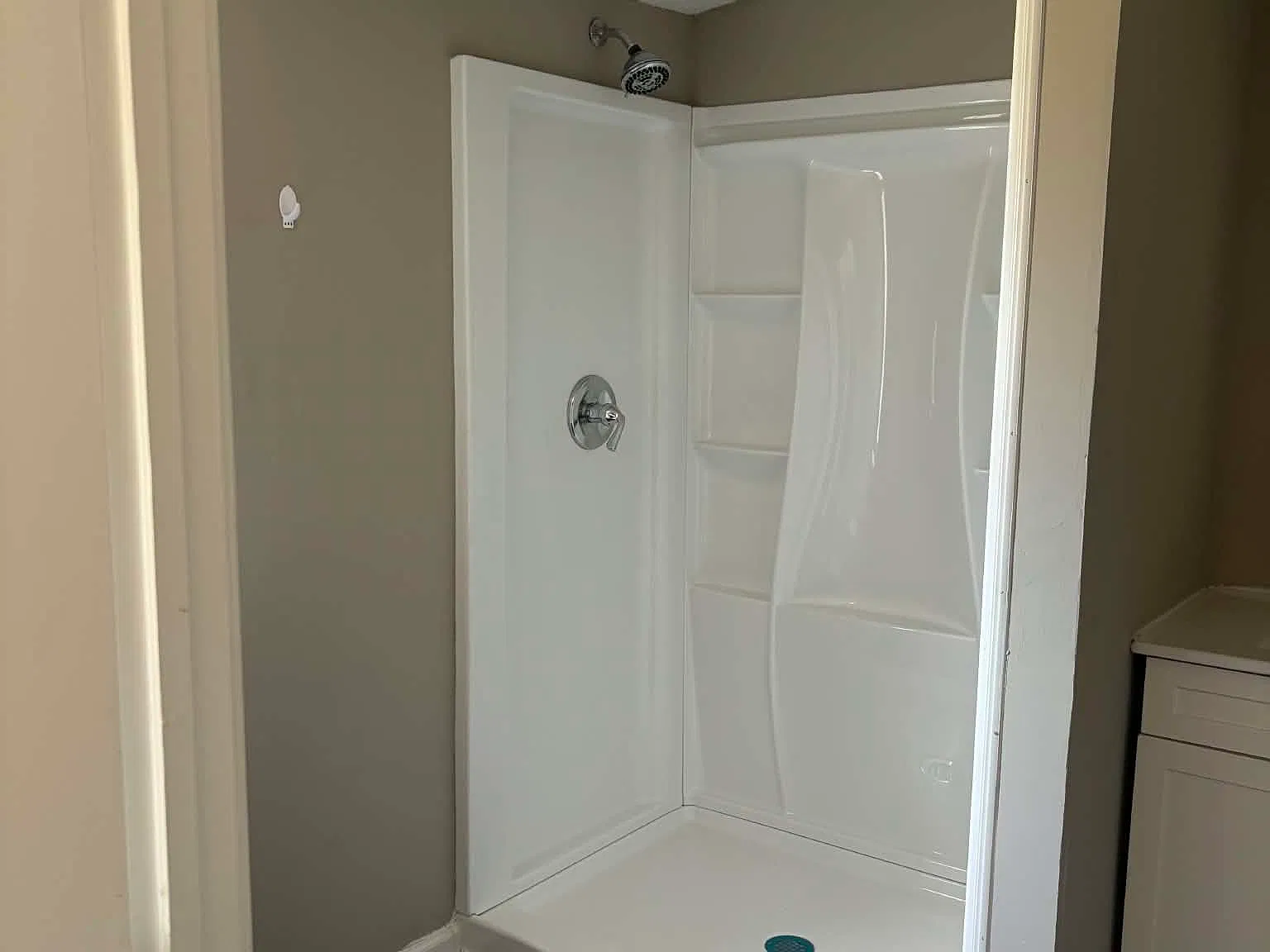 3 bed, 1200 sqft, $1,250 — Photo 3