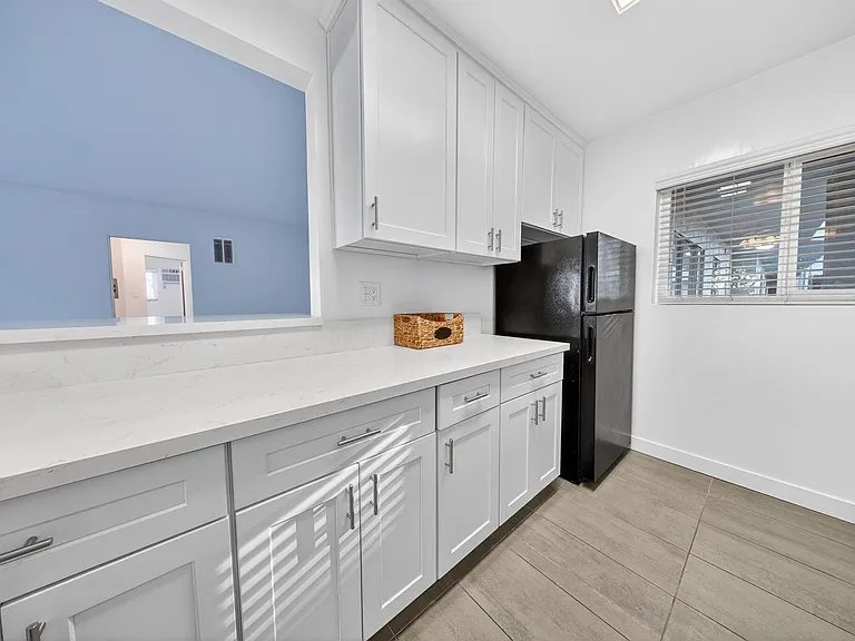 1815 N. Harvard Blvd — Photo 50