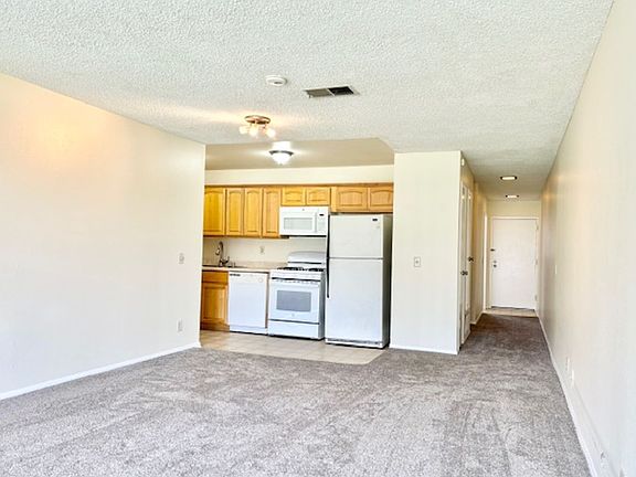 3rd image of 671 Reef Cir