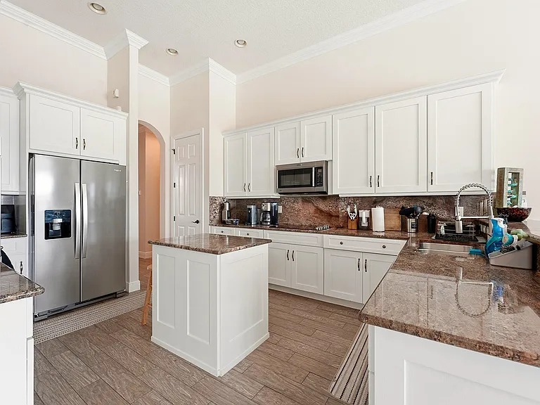 851 Edgebrook Ln — Photo 11