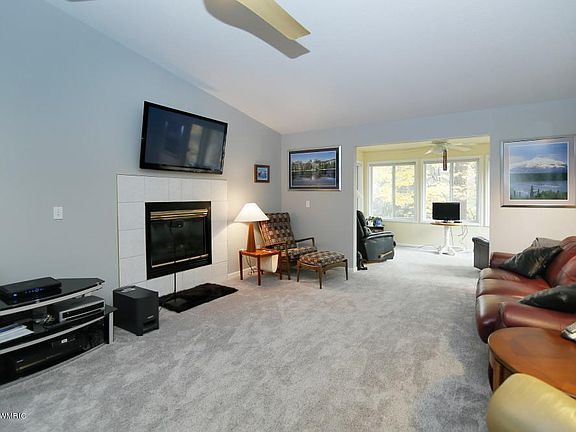 3rd image of 140 Bridgewood Dr