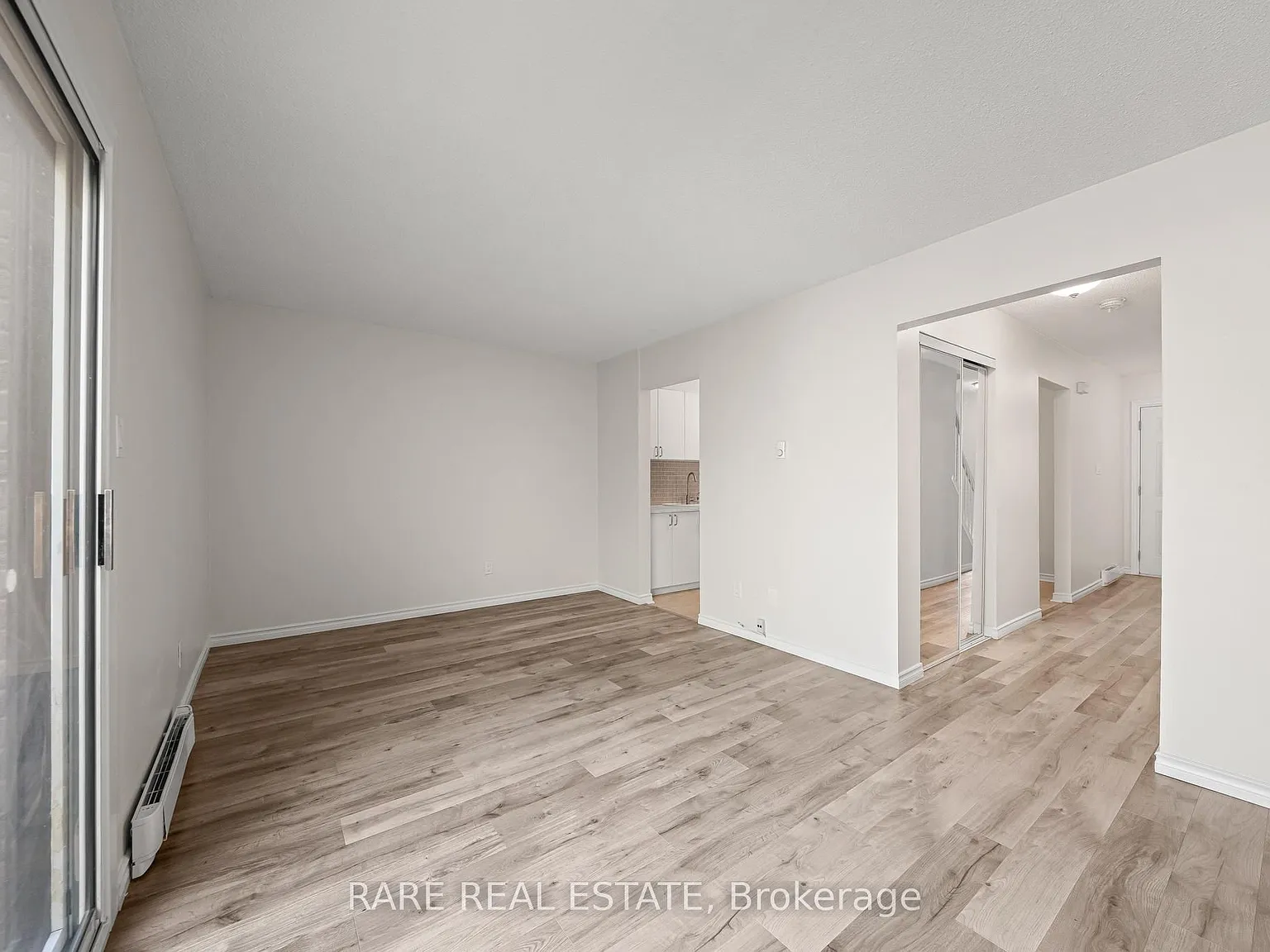 3 bed, $2,700 — Photo 3