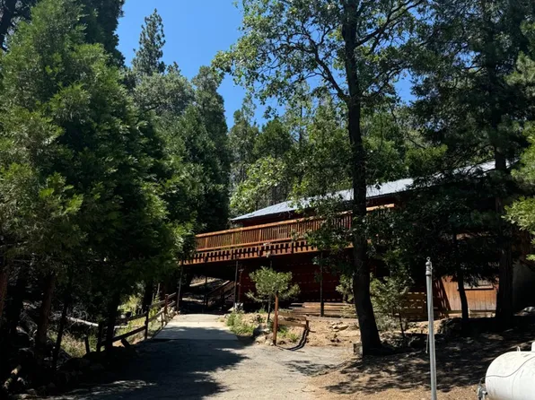 1501 Mooncrest Dr, Wofford Heights, CA 93285