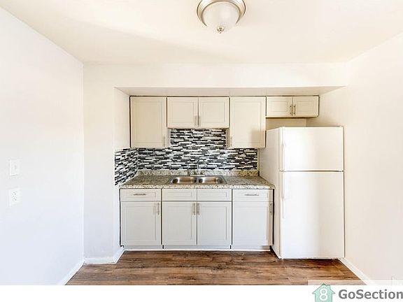 4th image of 3112 Burbank Ave