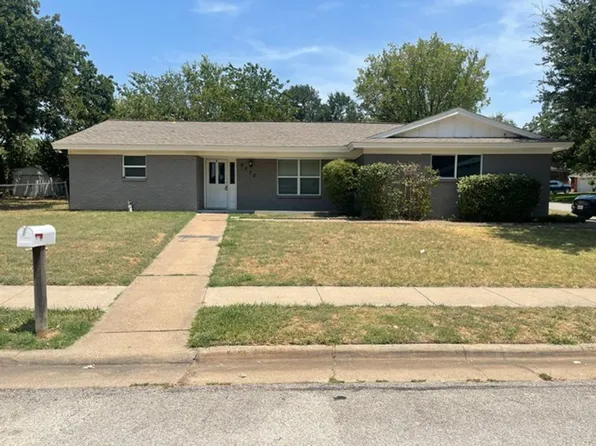 2232 Shady Brook Dr, Bedford, TX 76021