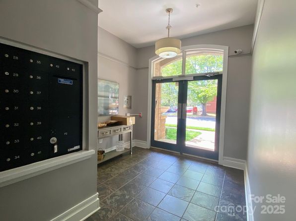 404 N Laurel Ave APT 28, Charlotte, NC 28204