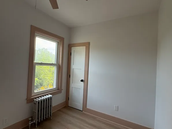 37 Columbia St Floor 2, Wakefield, RI 02879