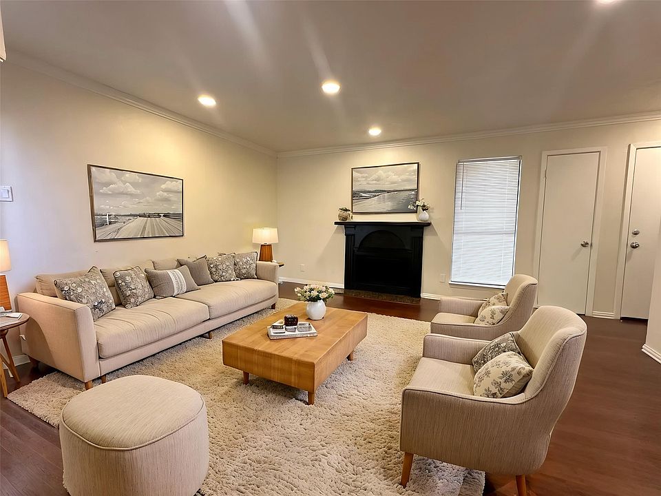 1st image of 1600 Pecan Chase Cir APT 6