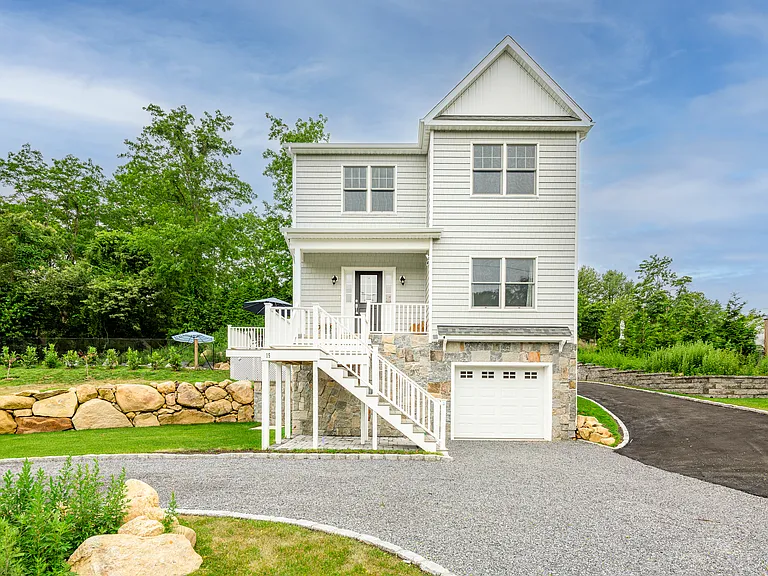 15 S Beach Rd — Photo 29