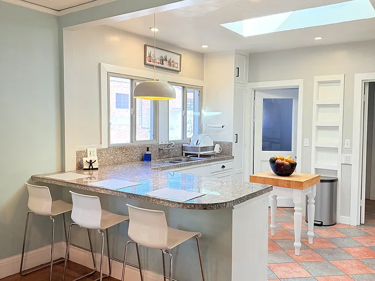 2803 Telegraph Ave — Photo 5