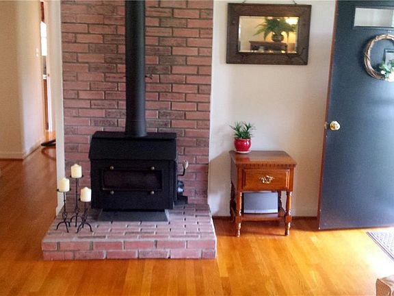 3rd image of 6449 Lark Way