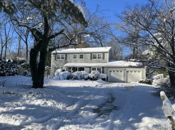 38 Amherst Court, Huntington, NY 11743