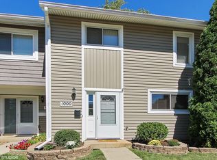 1000 Sandpiper Ct, Bartlett, IL 60103