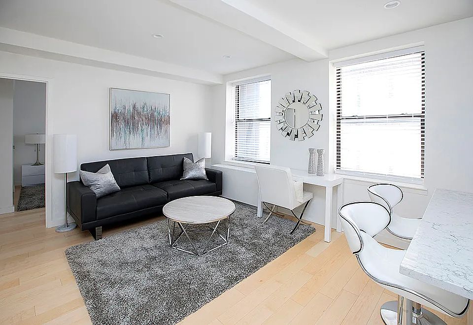 1st image of 150 W 51st St APT 1602