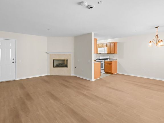 5th image of 4262 Lindblade Dr APT 240