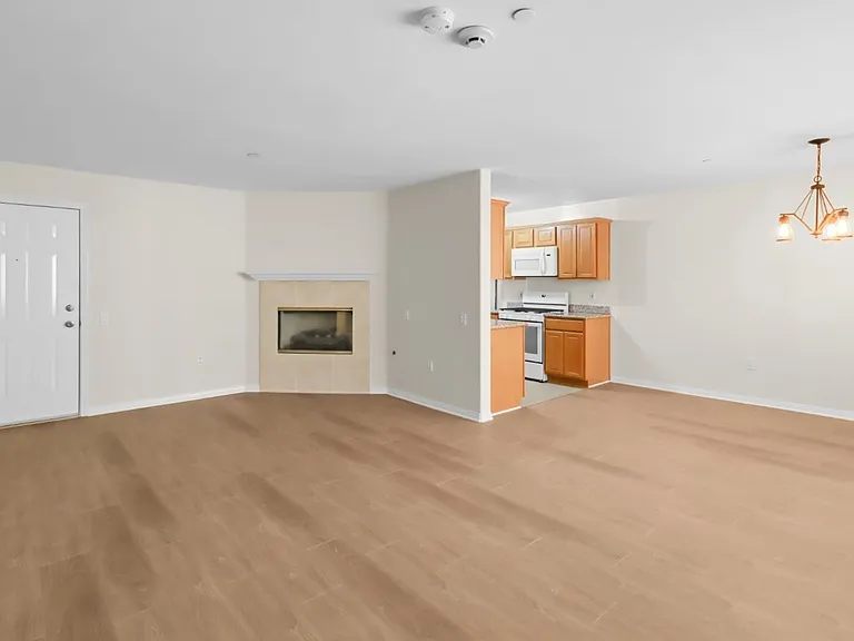 4262 Lindblade Dr — Photo 5