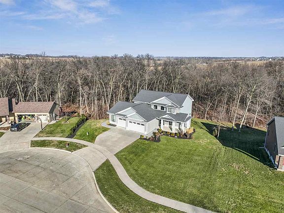 3rd image of 708 Owen Ct