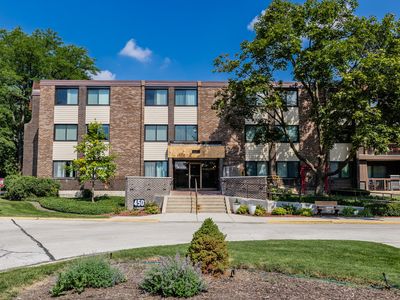 450 Raintree Ct UNIT 2F, Glen Ellyn, IL, 60137