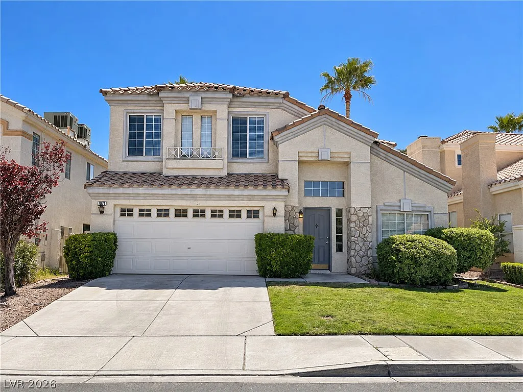 3 bed, 2.0 bath, 2264 sqft, $2,245 — Photo 1
