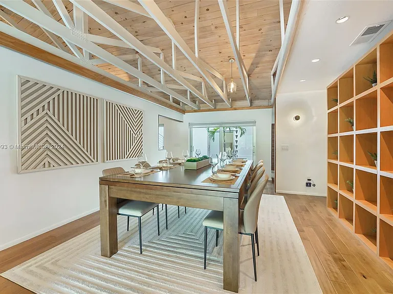 5910 N Bayshore Dr — Photo 7