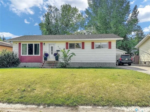 219 4th Avenue, Whitewood, SK S0G 5C0